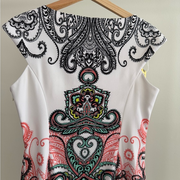 Cleo Petites Paisley Dress - Picture 7 of 7